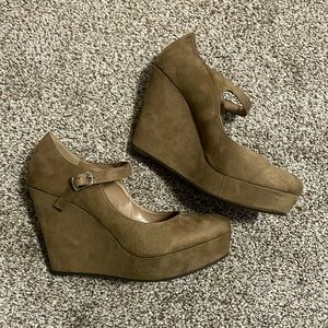 Tan Soda Wedges